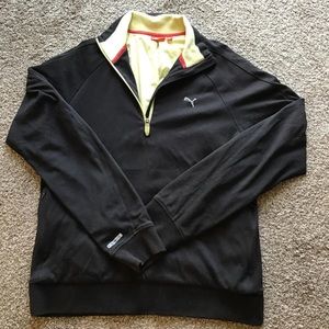 Puma golf pullover lined 1/4 zip size XL

PTP 22.5 LENGTH 28 ARM 23